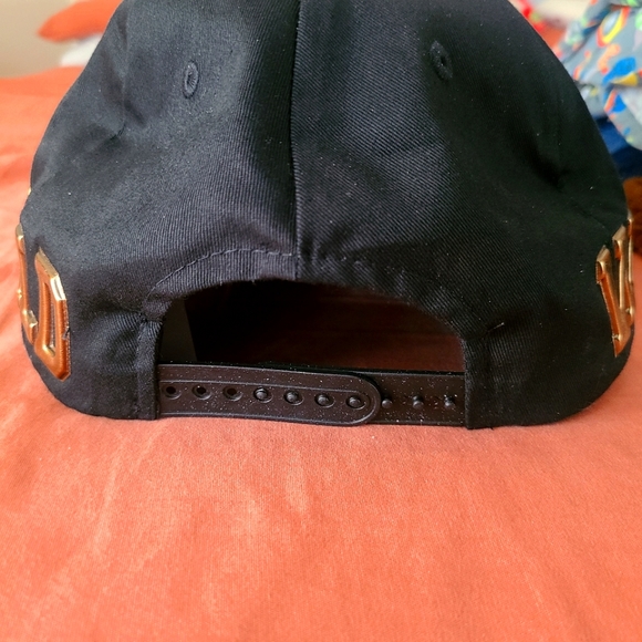 🎉NWT Disney Authentic Merch Hat - Picture 2 of 4